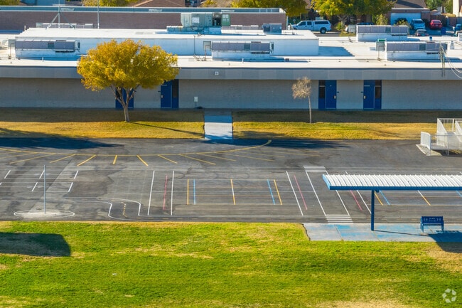M  J  Christensen Elementary School Photo 3