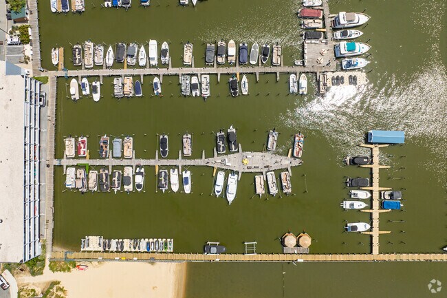 Have easy access to your boat from the Rehoboth Bay Marina in Dewey Beach.