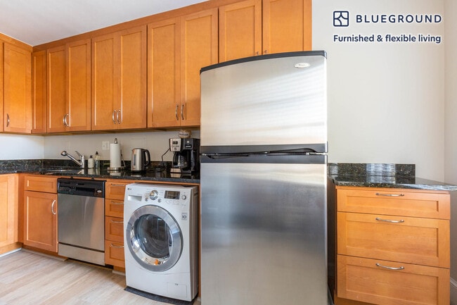 600 Bashford Ln unit FL3-ID762, Alexandria, VA 22314 - photo 7