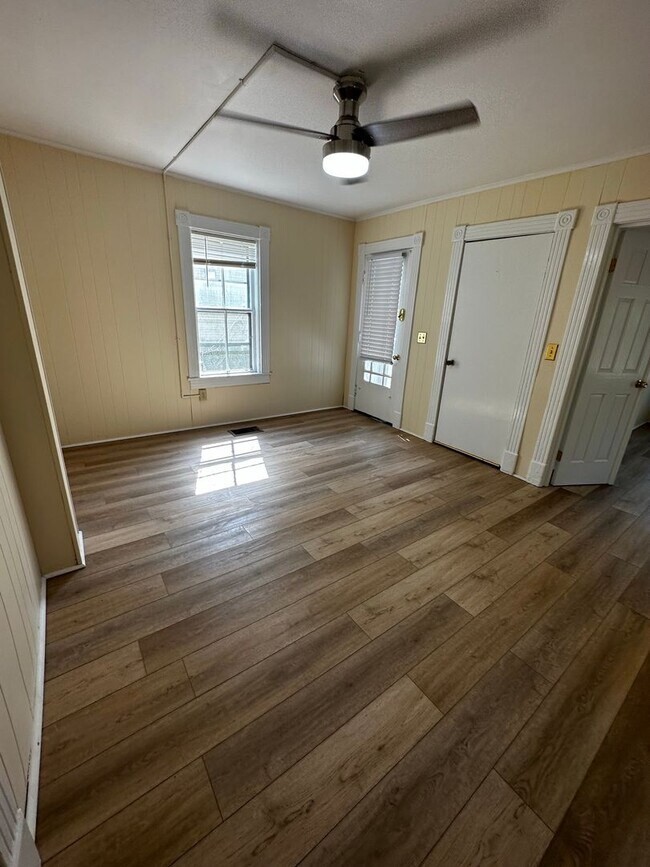 50-52-52 Howard St unit 52 Howard St, Burlington, VT 05401 - photo 3