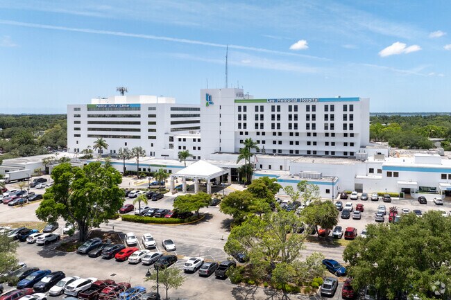 Lee Memorial Hospital is conveniently located in Edison Park.