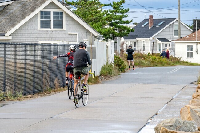 Gumby’s Head in Great Neck is a hub for biking, walking, and running trails.