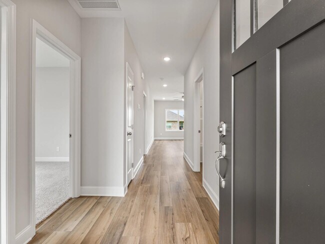 105 Luxor Ave unit 37704811, Owens Cross Roads, AL 35763 - photo 4