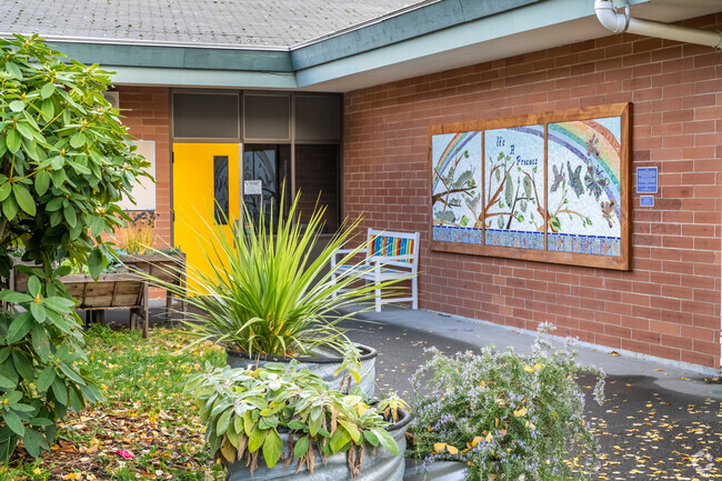 Green Lake Elementary School side entrance.