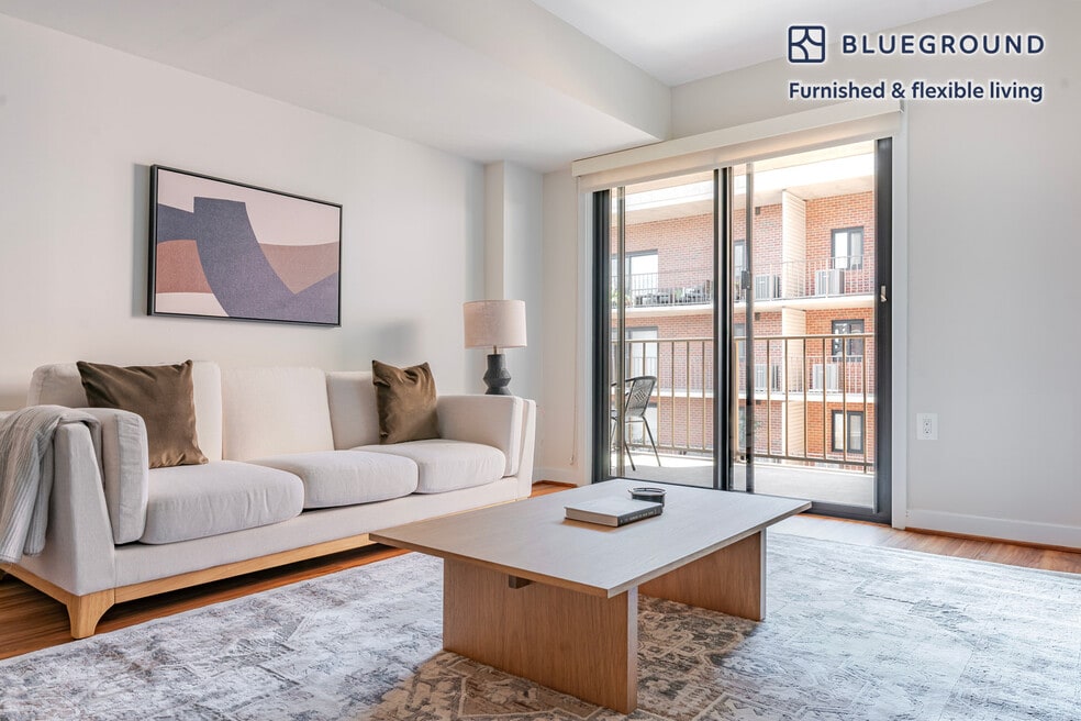 2500 Clarendon Blvd unit FL7-ID1168, Arlington, VA 22201 - photo 1