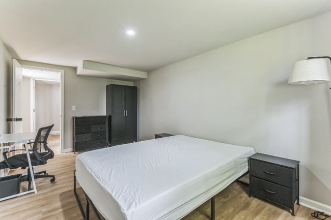 2265 Wildwood Dr, Clarksville, TN 37040 - photo 2