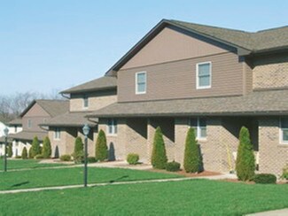 612 Woodmere Dr, New Stanton, PA 15672