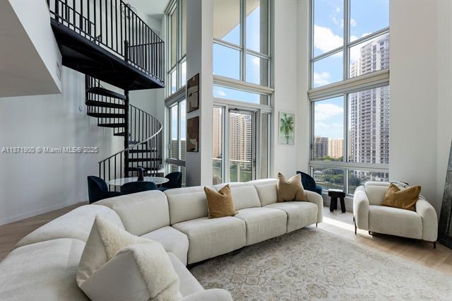 Met One unit T3709, Miami, FL 33131 - photo 1