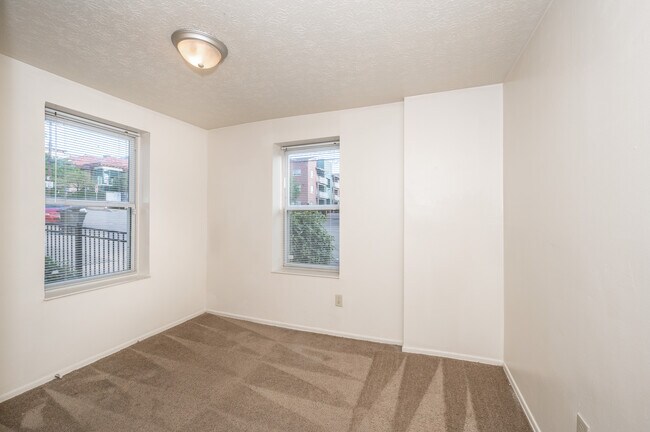 Euclid Court, Cincinnati, OH 45219 - photo 5