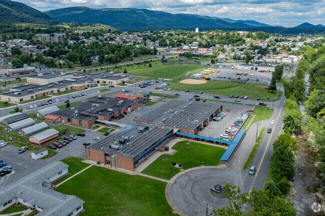 Mineral County Technical Center sits near by the other schools of Keyser.