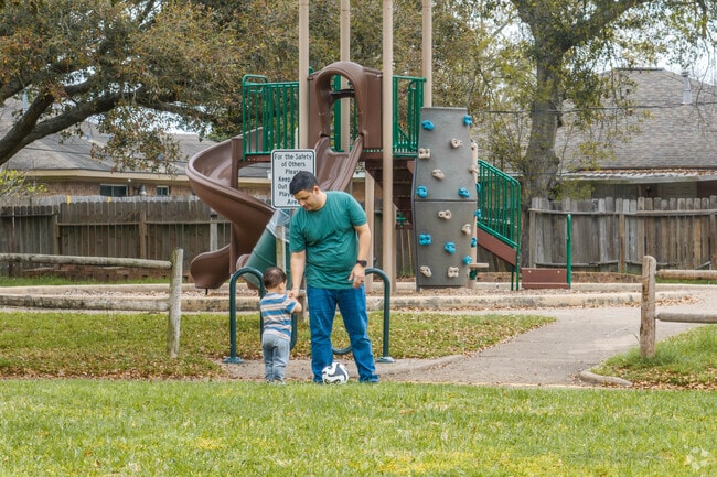 About Brays Oaks Schools, Demographics, Things to Do