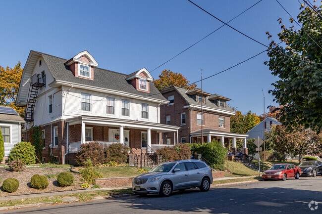 Modest architectural styles from the 1920s are common throughout Newark, NJ.