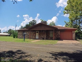115 Houston St S, Bronson, TX 75930