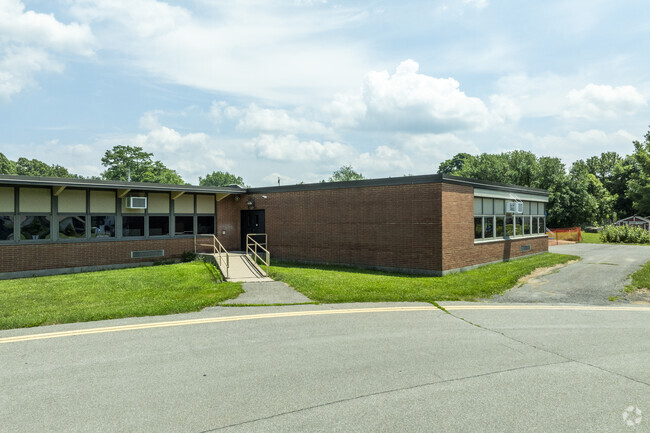 Robert R. Graves School has 316 students in grades K-4 with a student-teacher ratio of 11 to 1.
