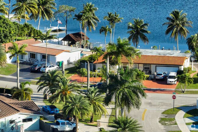 Ranch style homes are also available by lakeside in Country Club.