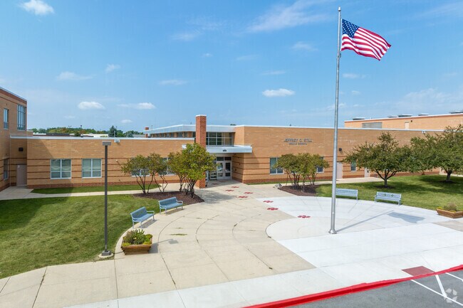 Still Middle School is a top rated, public school located in Aurora, IL.