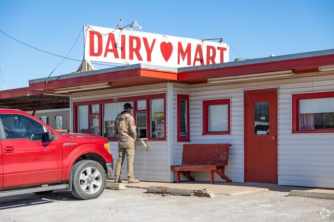Dairy Mart is the one and only stop in Union City for locally made fast food.