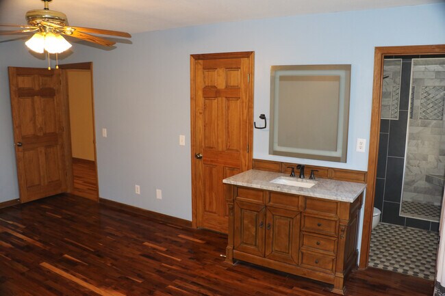 138 Cullen Ln, Statesville, NC 28625 - photo 5