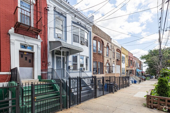 Rowhouses are common throughout Hunts Point in the Bronx.