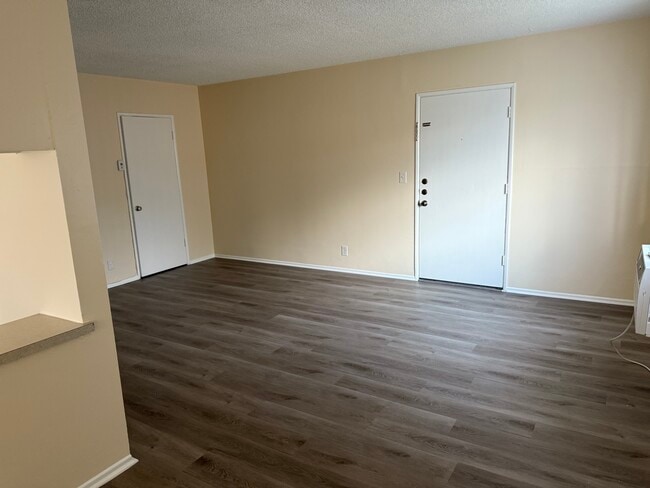 6857 Whitsett Ave, North Hollywood, CA 91605 - photo 4