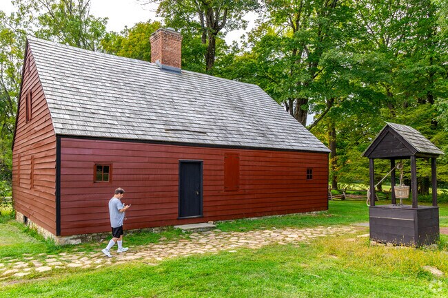 Harding residents can visit the Henry Wick House at Jockey Hollow, a historical site in the area that dates back to the 18th century.