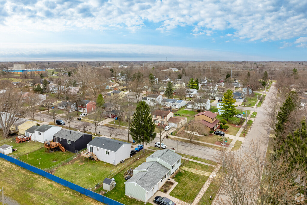 Affordable homes and nearby amenities make Wexford Heights attractive to first-time homebuyers.