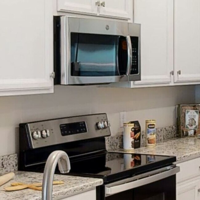 19604 Hinkley Dr, Estero, FL 33928 - photo 5