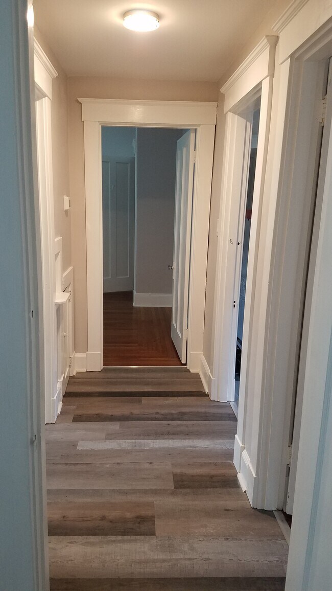 370 Probasco St unit 10, Cincinnati, OH 45220 - photo 7