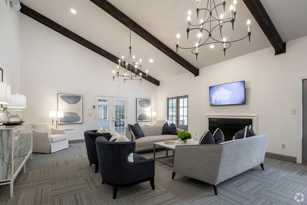 Royal Oaks Apartments