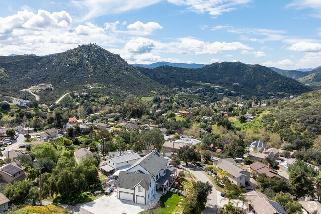 Homes in Harbison Canyon often have sweeping views.