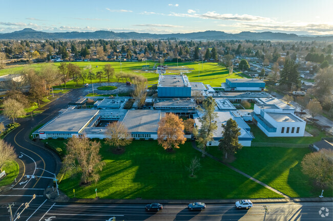 Shasta Middle School serves grades 6-8 in Eugene, Oregon.