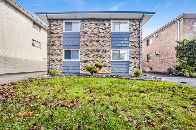 10339 Mcvicker Ave unit 2W, Chicago Ridge, IL 60415 - photo 2