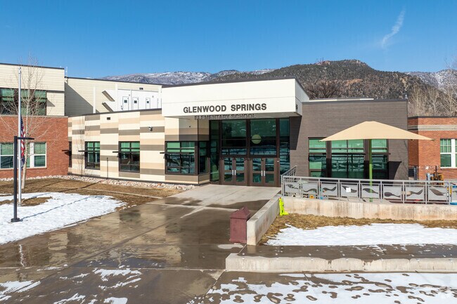 Glenwood Springs Elementary School is  a diverse PreK-5 school in the heart of Glenwood Springs, Colorado.