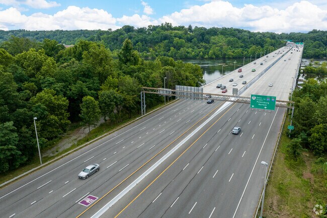 Powhite Parkway provides quick and easy access from Robious to downtown Richmond.