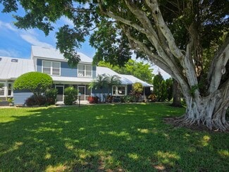 3425 Timberwood Cir, Naples, FL 34105