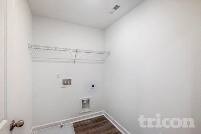 174 E Rdg Way, Woodstock, GA 30188 - photo 5