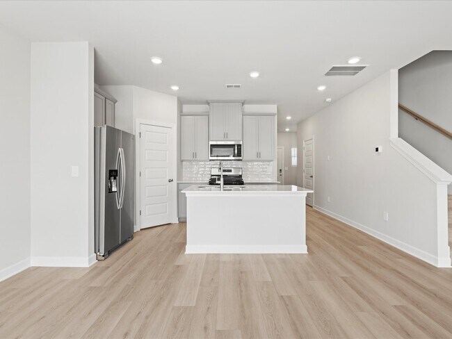 114 Arrow Ct, Greer, SC 29651 - photo 5