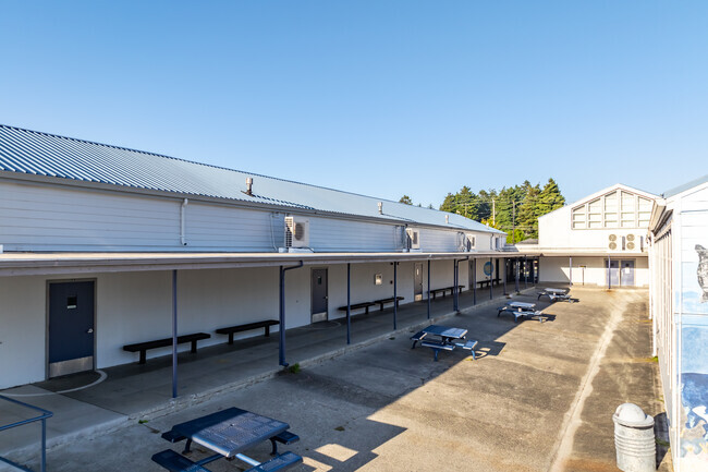 Students at Cutten Elementary School can eat lunch outside.