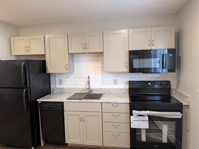 1869 Montclaire Ln, Vestavia Hills, AL 35216 - photo 5