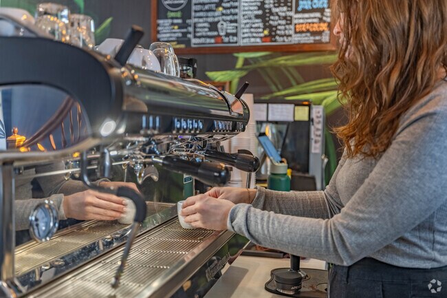 Viva Coffee Roasters is an vibrant coffee shop in Evanston with authentic Honduran influences