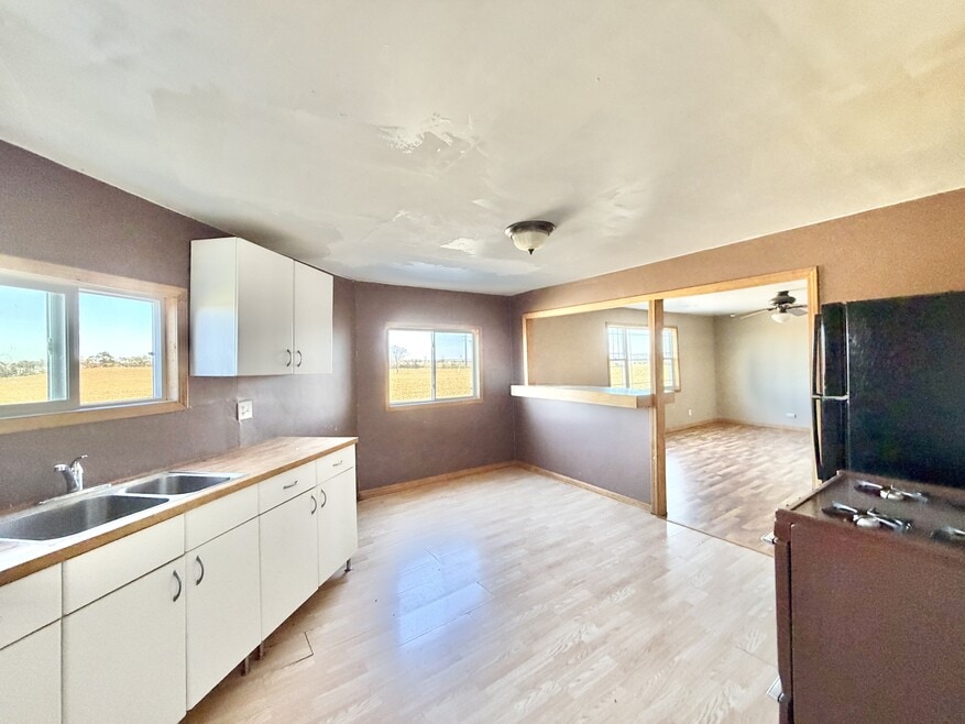 9188 Old Hwy P unit 1, Whitewater, WI 53190 - photo 1