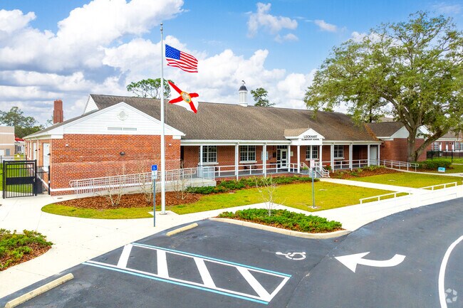 Lockhart Elementary School is a highly rated public school in Lockhart.