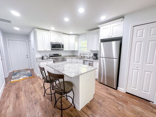 1004 SE 7th Ave unit ID1359094P, Gainesville, FL 32601 - photo 6