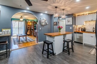 5 Timberwood Dr Unit 207, Goffstown, NH 03045