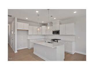 3904 Well Fleet Dr, Fuquay-Varina, NC 27592