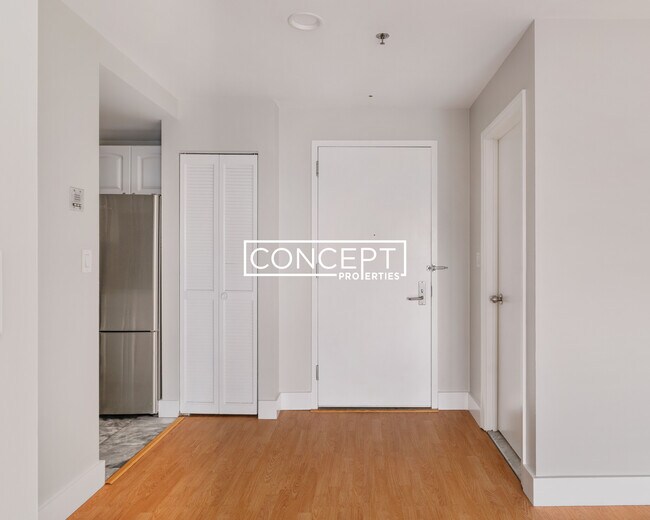 15 North Beacon unit 1012, Boston, MA 02134 - photo 4