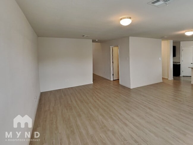 9531 Apple Ridge Ln, San Antonio, TX 78239 - photo 3