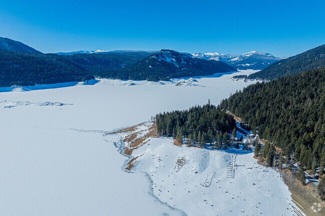 Rimrock Lake offers ample opportunities for swimming and fishing.