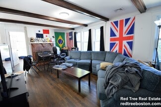 74 Manet Rd Unit 2, Newton, MA 02467