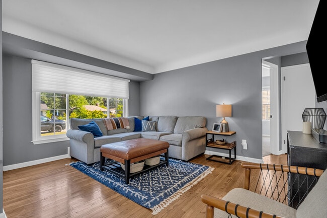 3711 Normandy Rd, Royal Oak, MI 48073 - photo 2